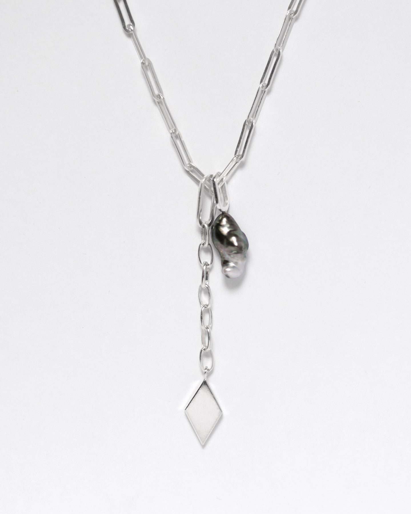 Necklace with silver rhomb & Tahiti Pearl.