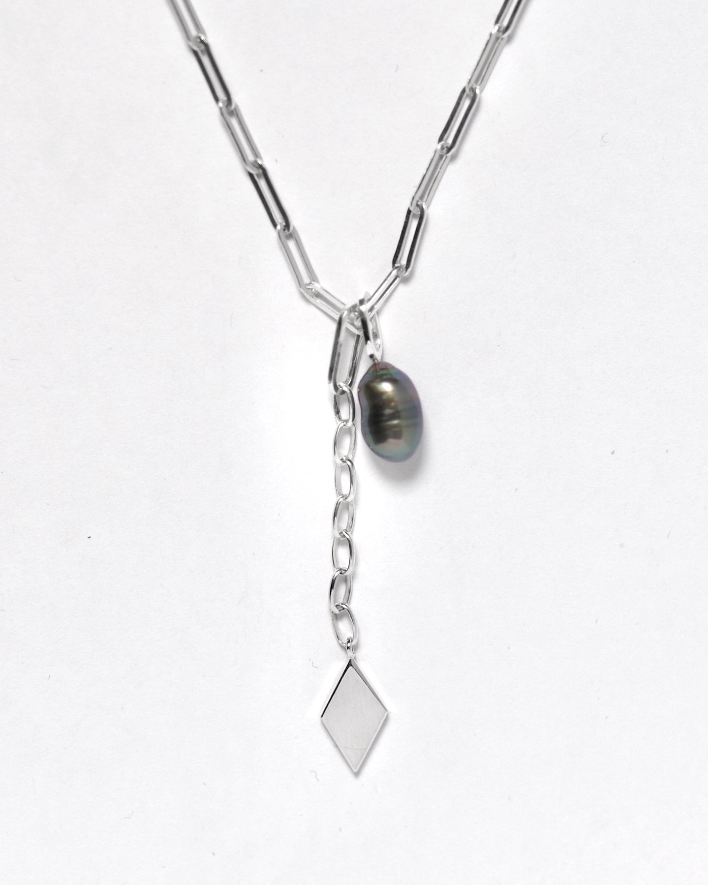 Paper clip necklace with silver rhomb & Tahiti Pearl pendant (style 2)